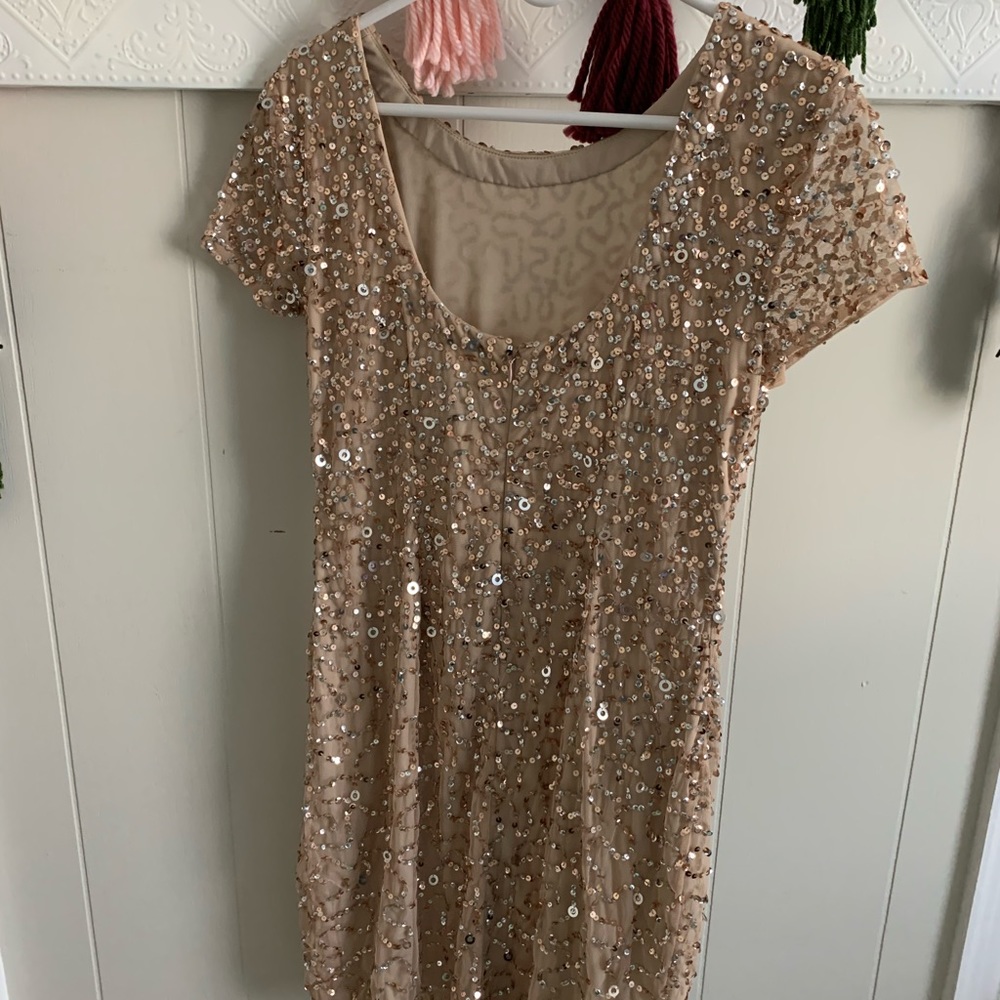 Gold sequined adrianna papell knee length dress - Picture 2 of 5